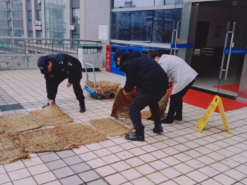 扫雪001.jpg 扫雪001.jpg