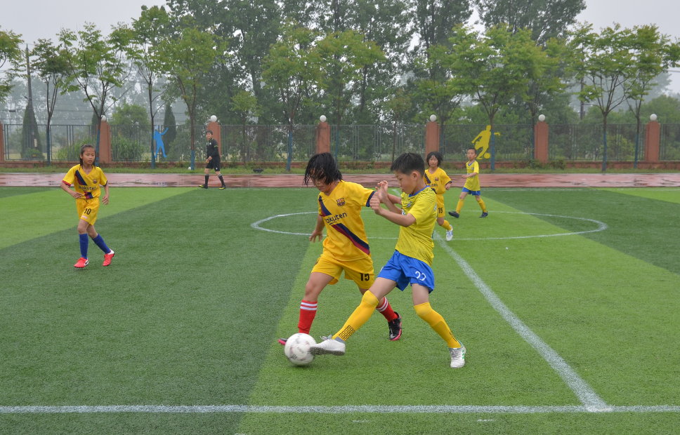 扬州高邮举办两省五市七地少儿足球邀请赛