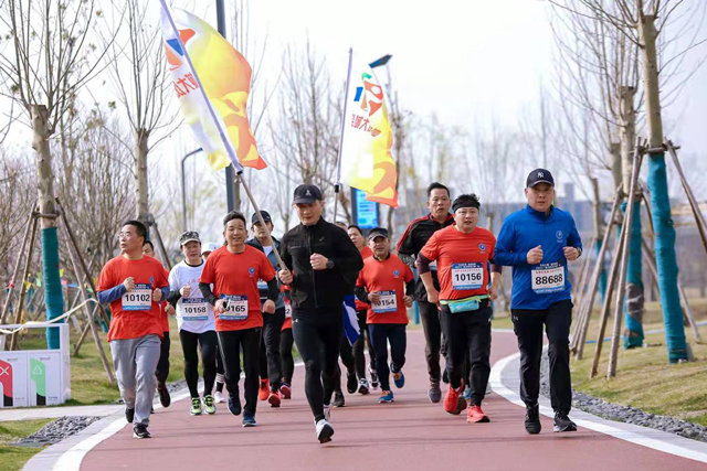 鹽城市鹽都區舉行首屆半程馬拉松賽