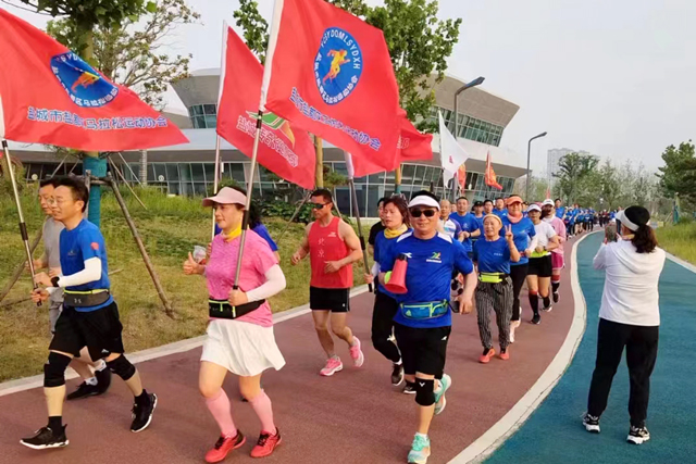 自2021年上半年盐都区马拉松运动协会依托盐龙体育公园启动周周练活动