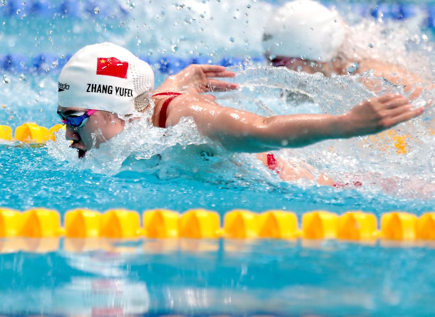 十四运会游泳项目开赛江苏运动员张雨霏晋级100米蝶泳决赛